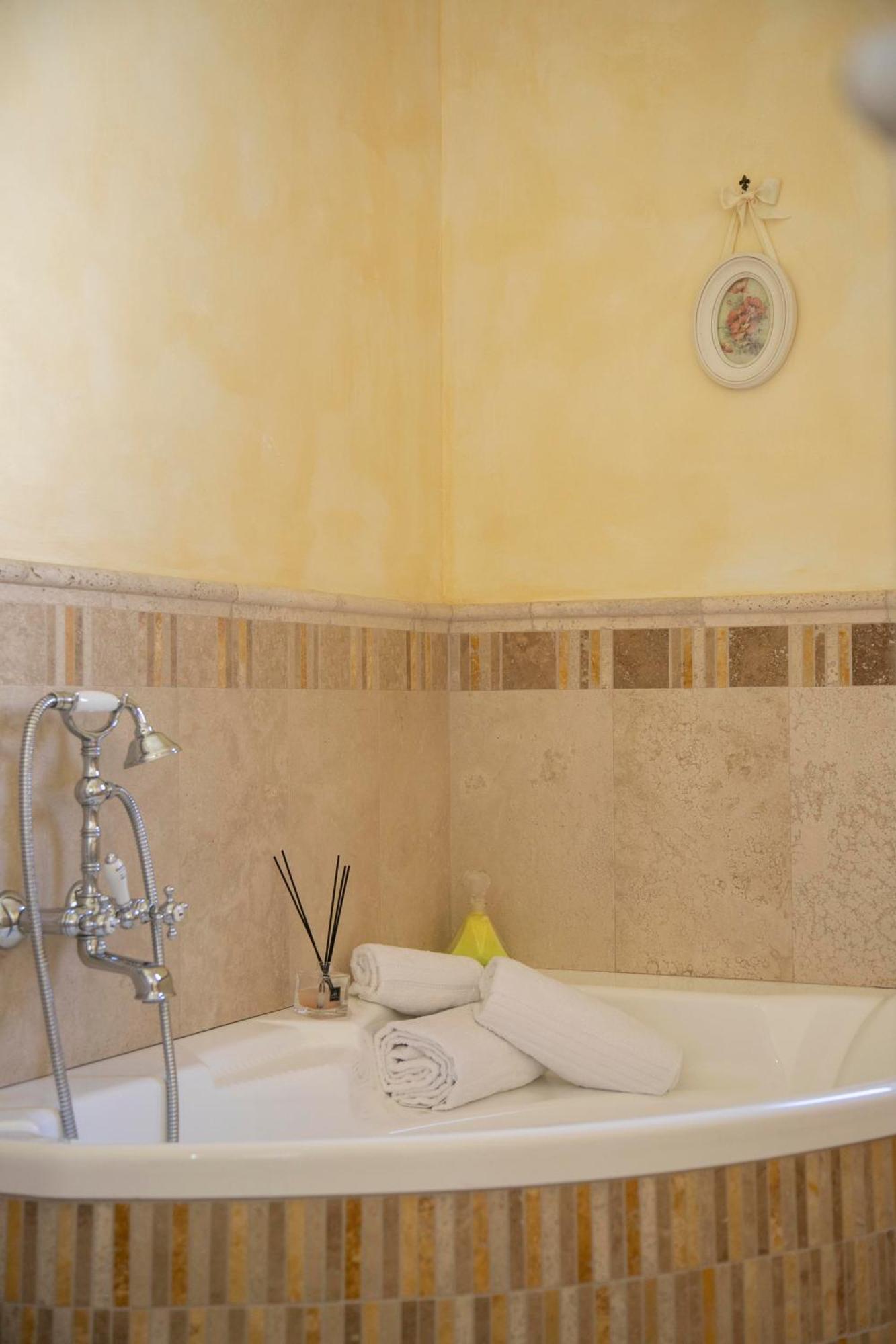 Dimora Camelia Apartment Lucera Luaran gambar